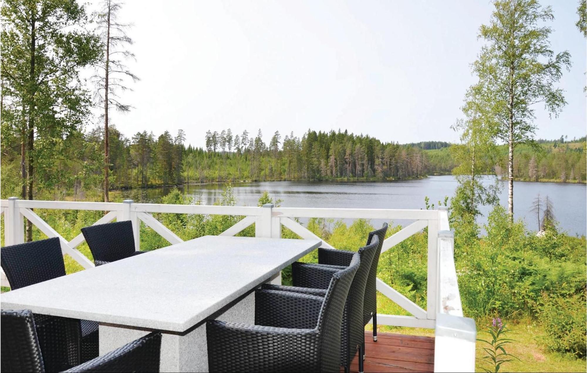 Nice Home In Sunne With Jacuzzi Alvsatern Eksteriør billede
